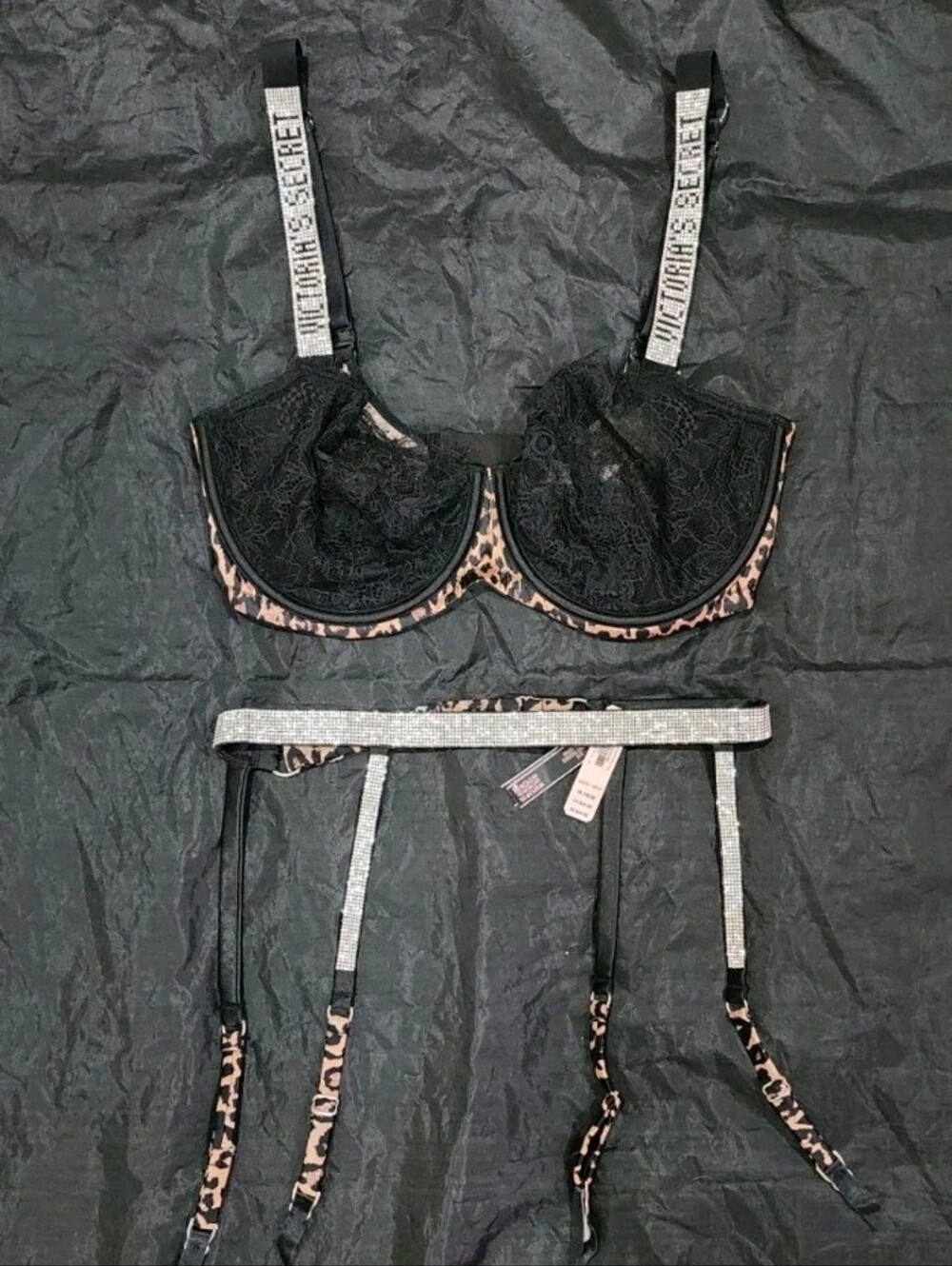 Victoria'a Secret Shine Strap Full Coverage Unlined Bra w Matching Garter, 34DDD